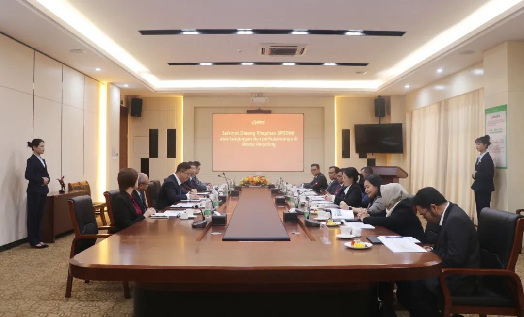 20231208-1-印尼工業(yè)部、莫羅瓦利金屬工業(yè)理工學(xué)院、佛山職業(yè)技術(shù)學(xué)院蒞臨邦普循環(huán)交流訪問(wèn).jpg